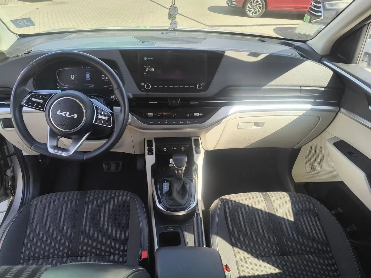 Kia Carens 1.4l Ex Turbo-Gdi Full 4x2 7dct At 5p año 2023
