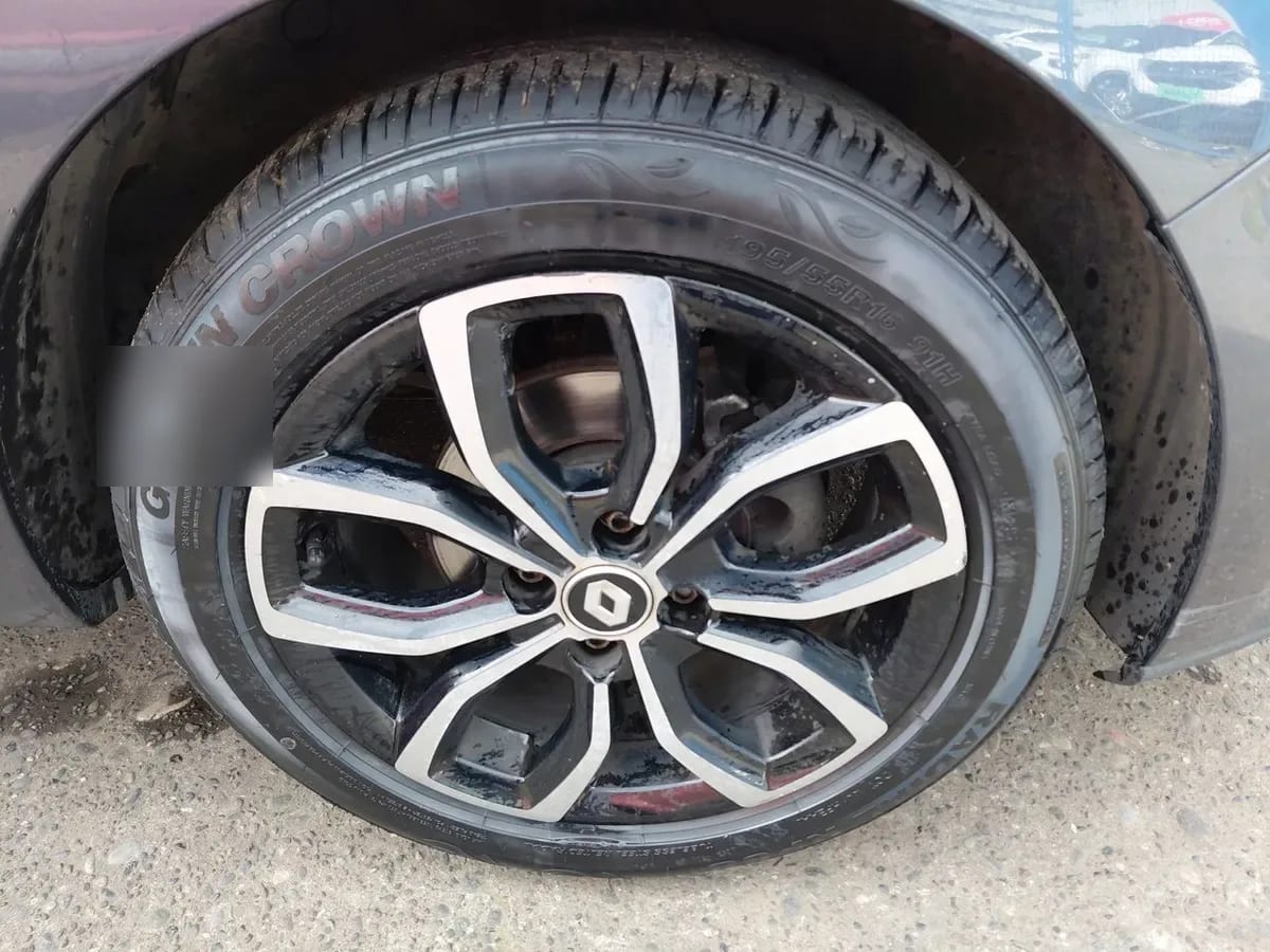 Renault Clio 0.9t Expression 4x2 Hb Mt 5p año 2020