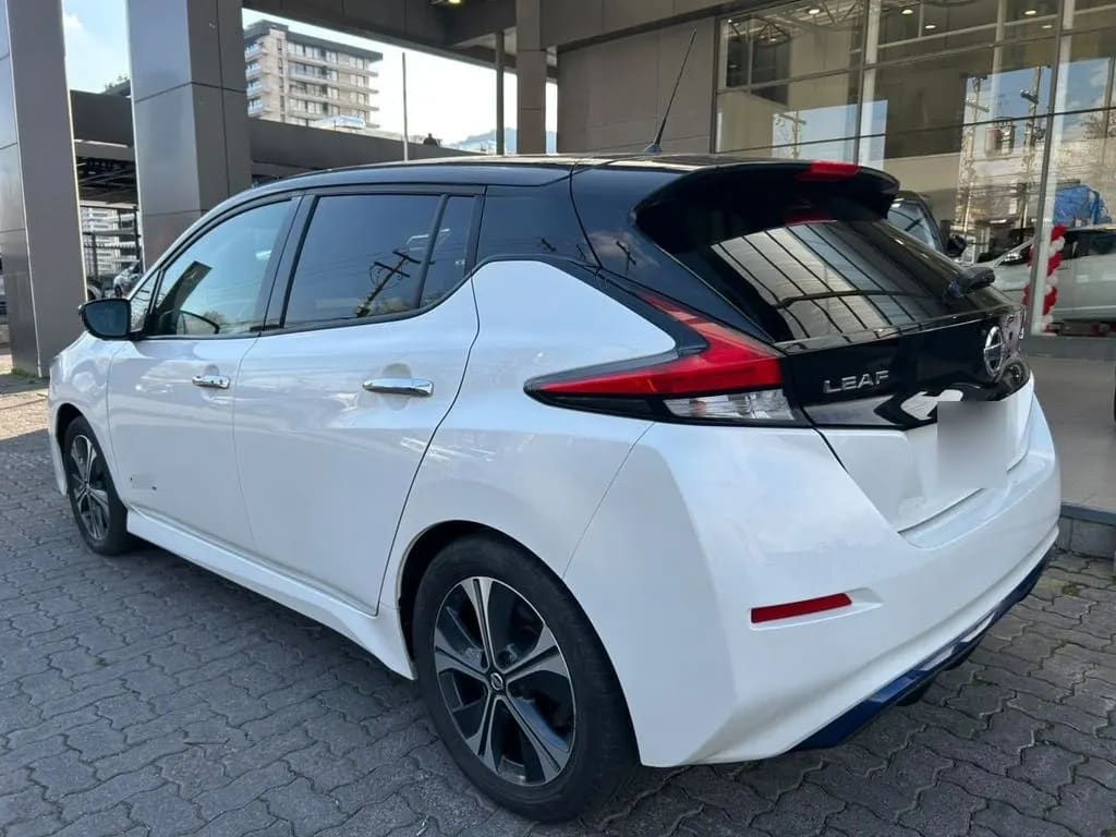 Nissan Leaf Ze1 año 2022