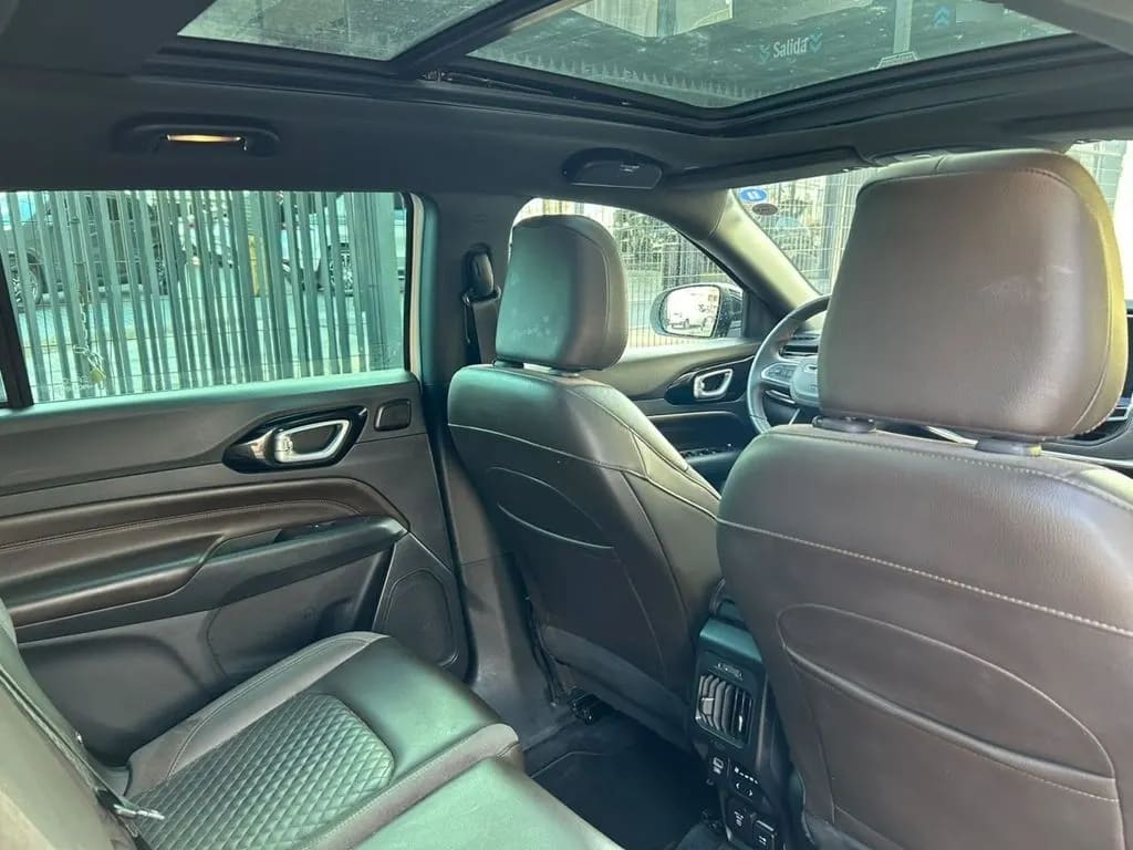 Jeep Commander Overland 1.3 Aut año 2023