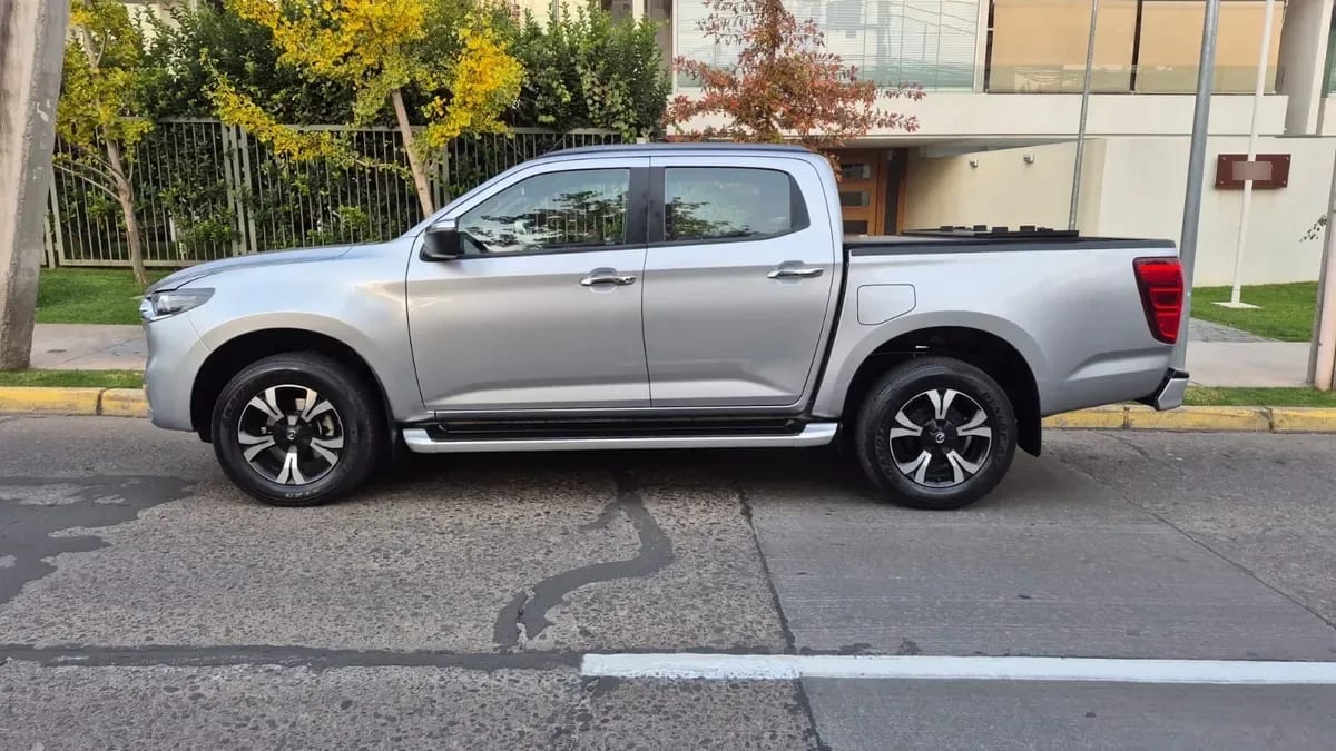 MAZDA BT-50 2.2 Dc Sdx High Mt 4x4 Diesel año 2023