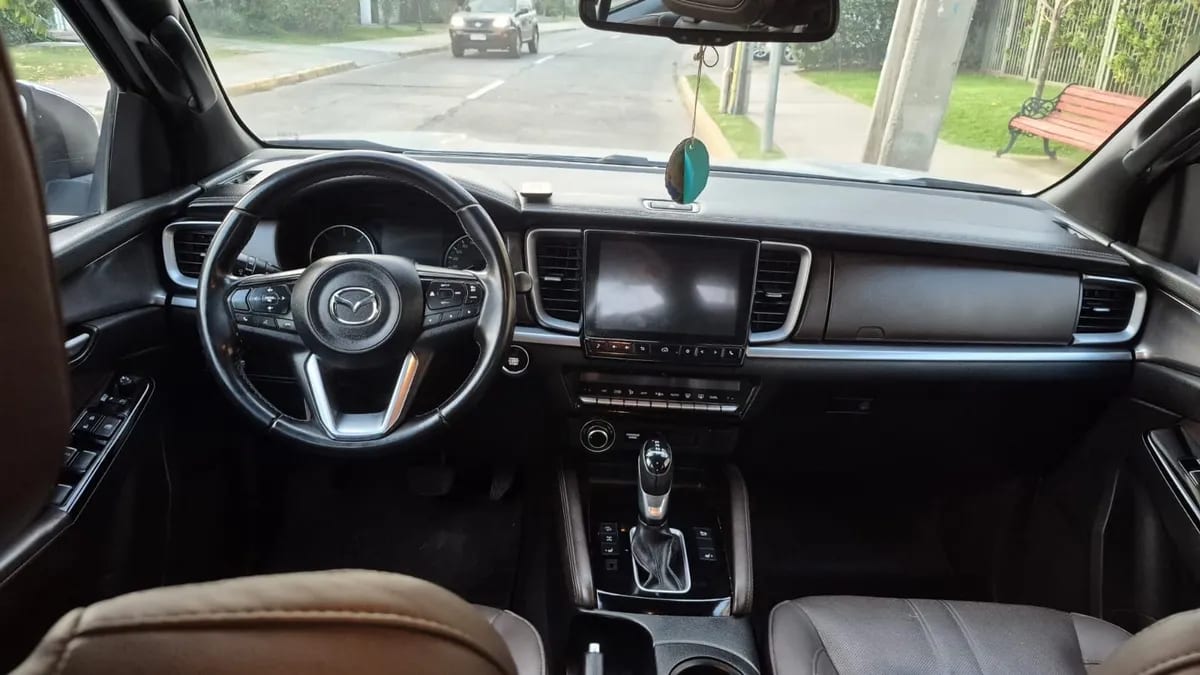 MAZDA BT-50 2.2 Dc Sdx High Mt 4x4 Diesel año 2023