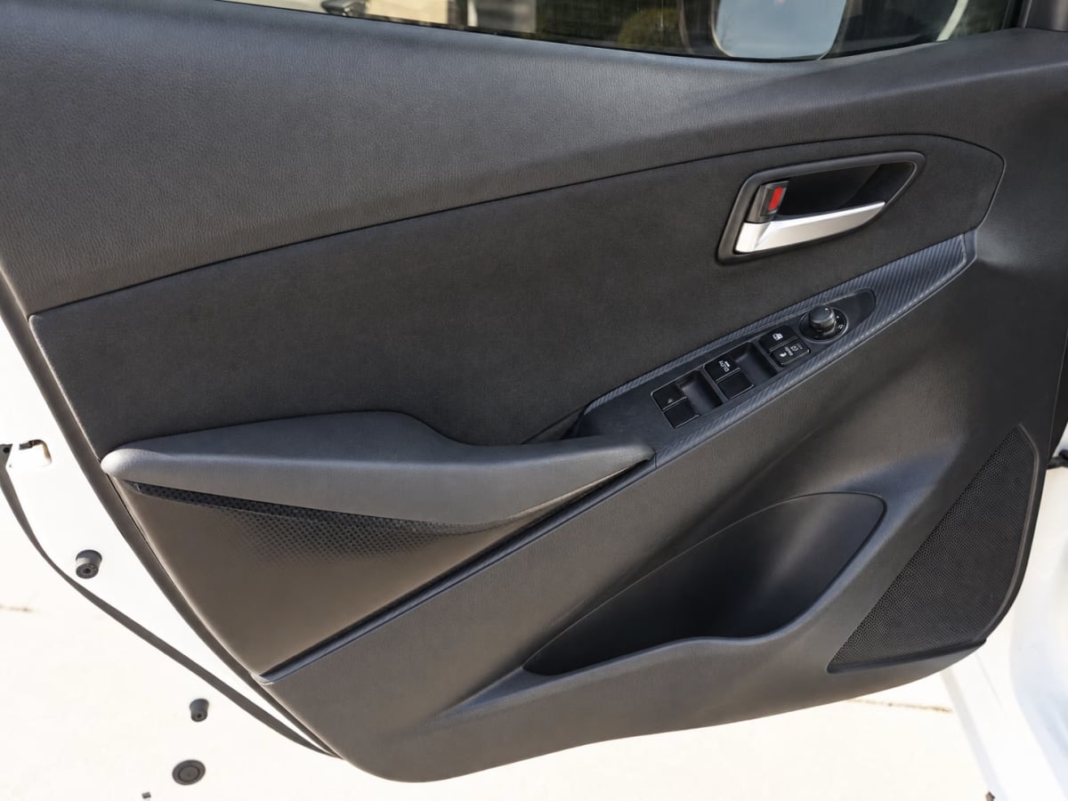 Mazda 2 Sedan 2 V Sedán año 2020