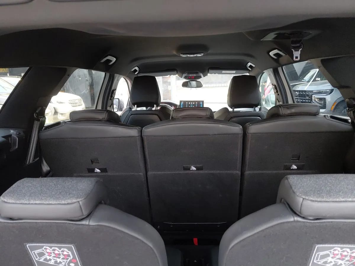 Peugeot 5008 1.5 Allure Pack Bluehdi 130 4x2 Eat8 5p año 2024