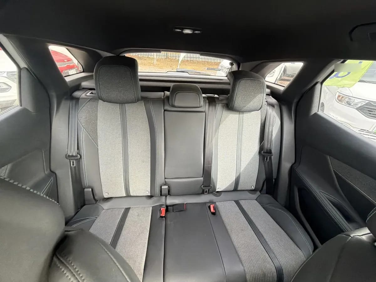 Peugeot 3008 1.5 Allure Pack Bluehdi 130 4x2 Eat8 5p año 2024