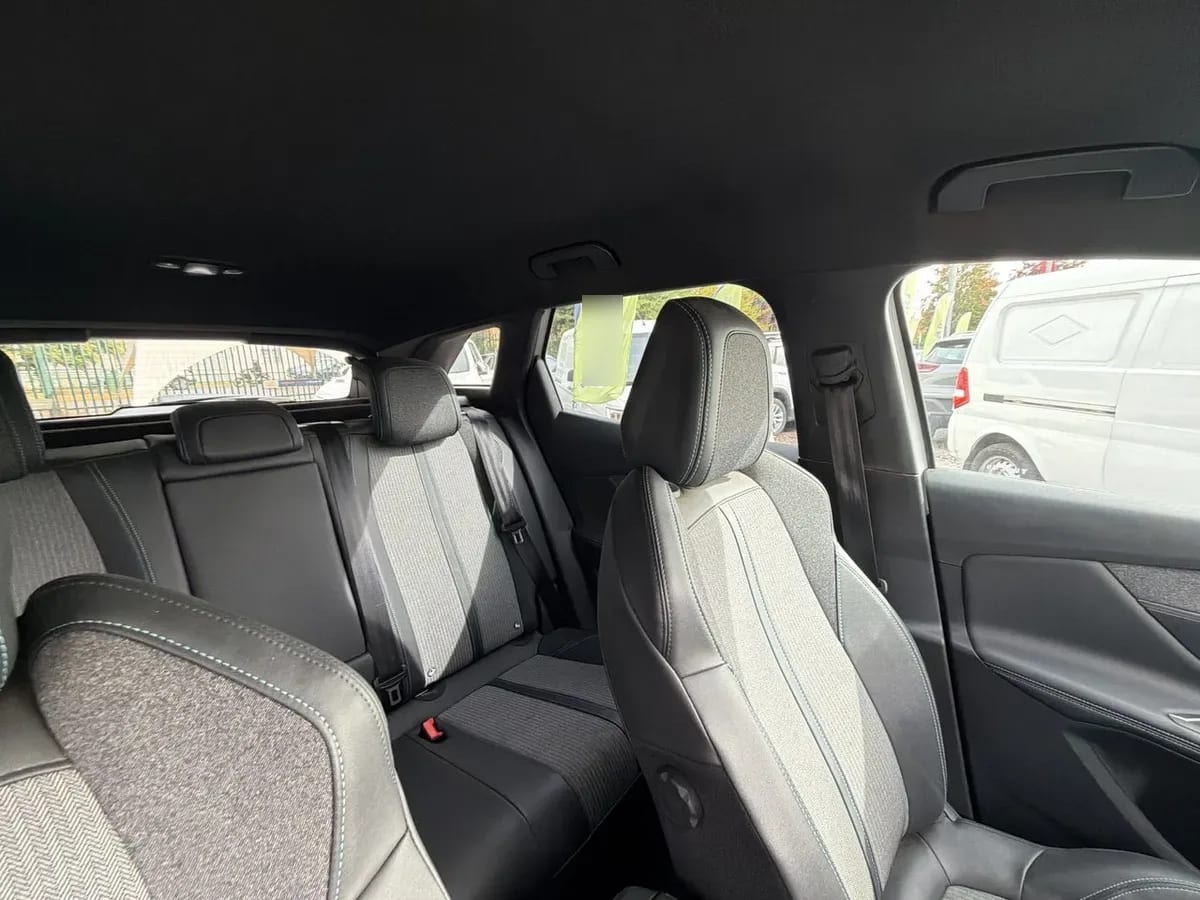 Peugeot 3008 1.5 Allure Pack Bluehdi 130 4x2 Eat8 5p año 2024