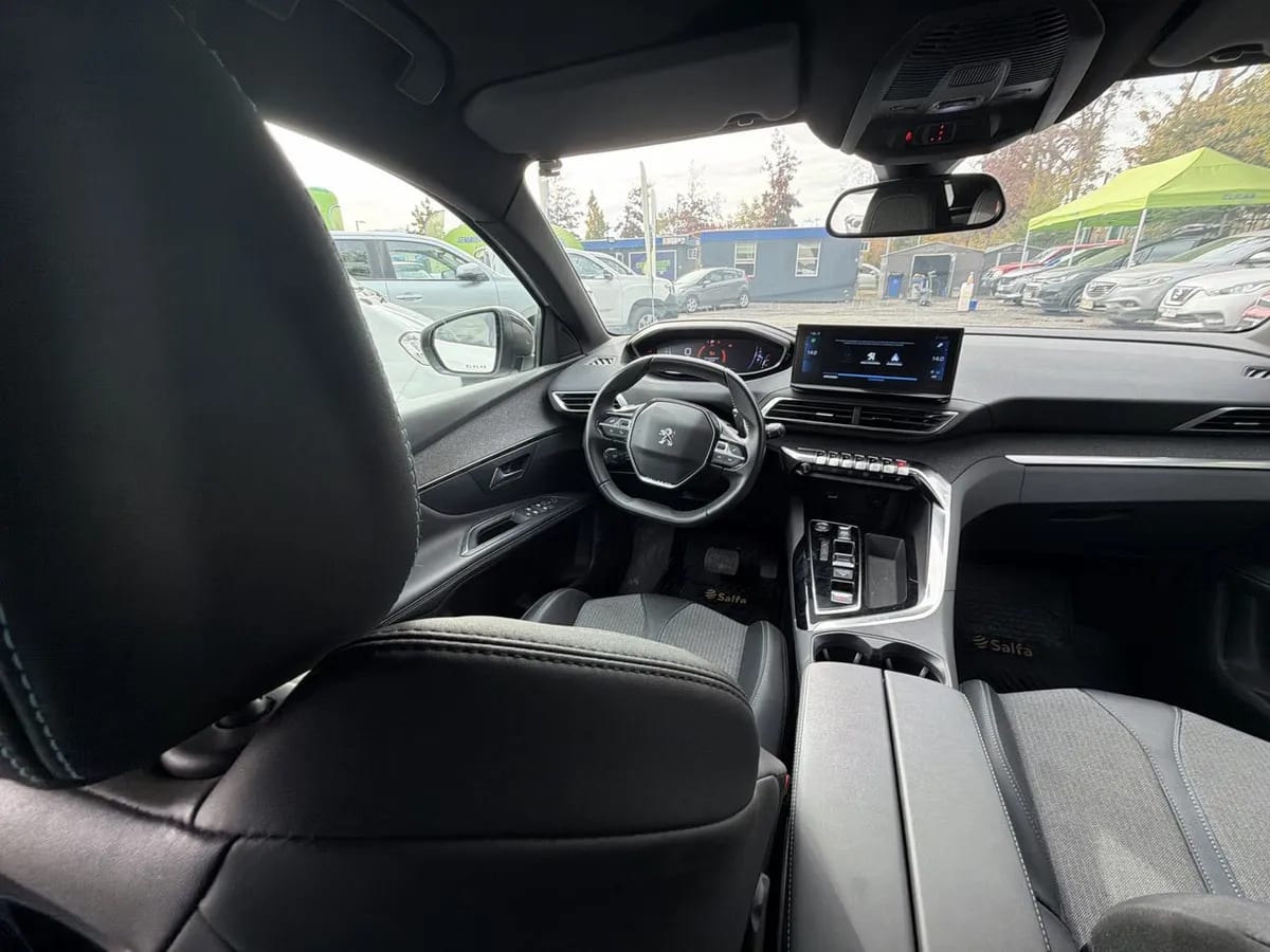 Peugeot 3008 1.5 Allure Pack Bluehdi 130 4x2 Eat8 5p año 2024