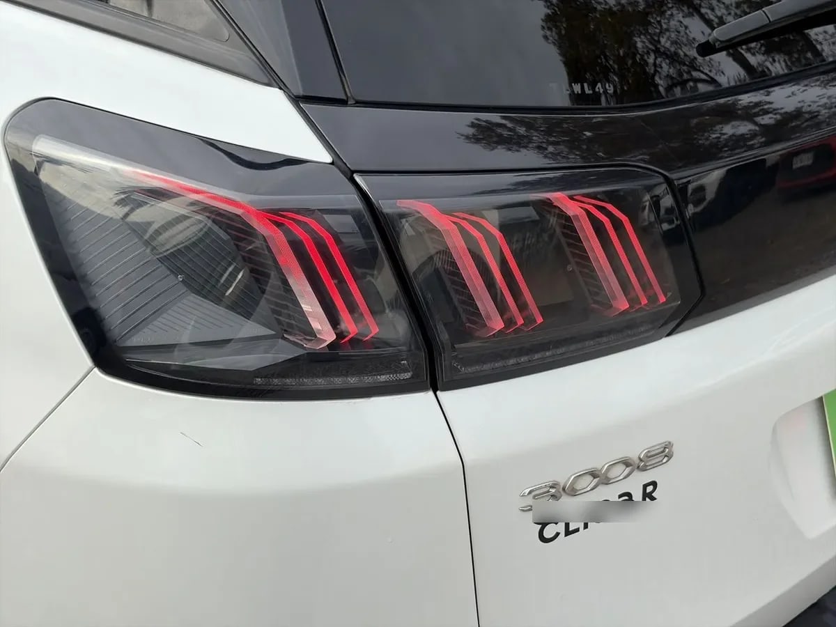 Peugeot 3008 1.5 Allure Pack Bluehdi 130 4x2 Eat8 5p año 2024