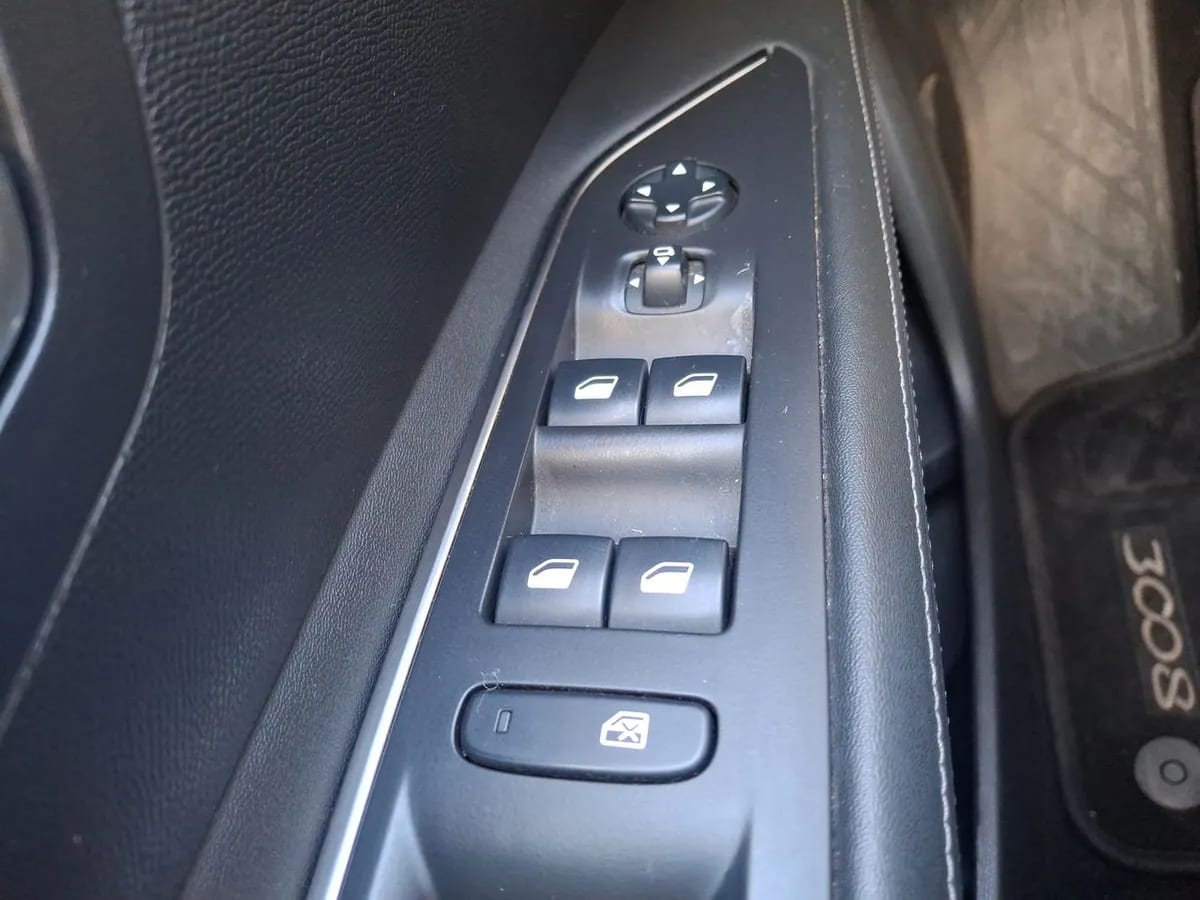 Peugeot 3008 1.6 Allure Thp 4x2 165 Eat6 5p año 2021