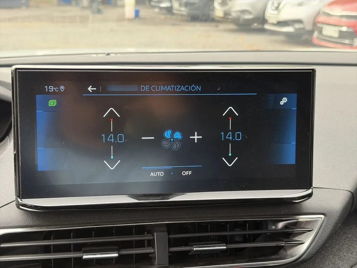 Peugeot 3008 1.5 Allure Pack Bluehdi 130 4x2 Eat8 5p año 2024