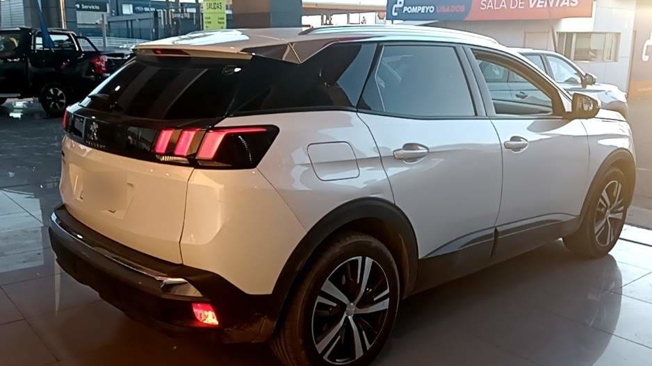 Peugeot 3008 1.5 Active Bluehdi 4x2 130 Eat8 5p año 2020