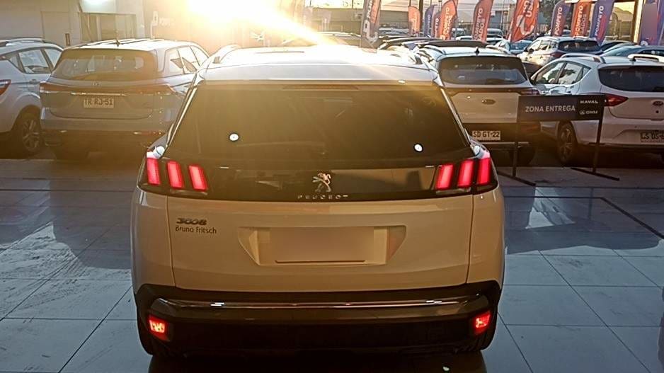 Peugeot 3008 1.5 Active Bluehdi 4x2 130 Eat8 5p año 2020