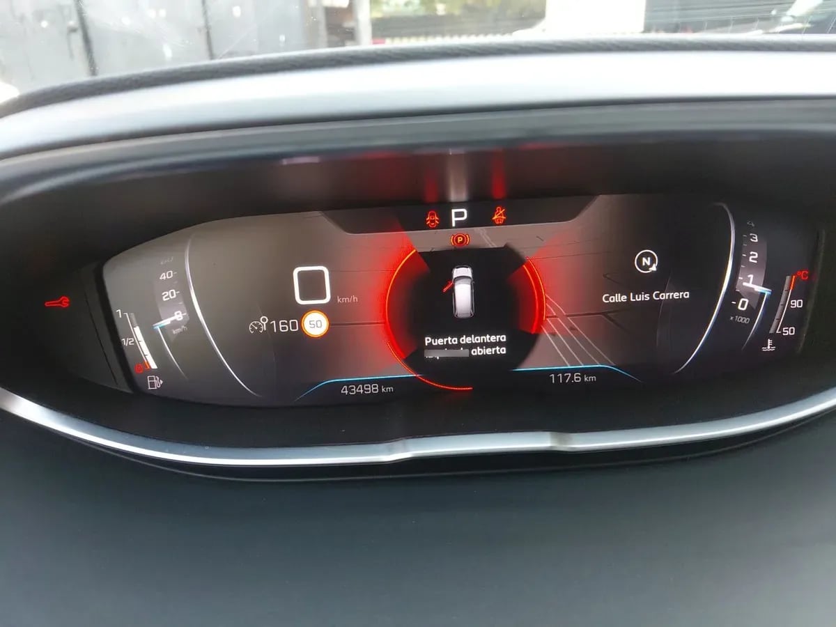 Peugeot 5008 1.5 Allure Pack Bluehdi 130 4x2 Eat8 5p año 2024
