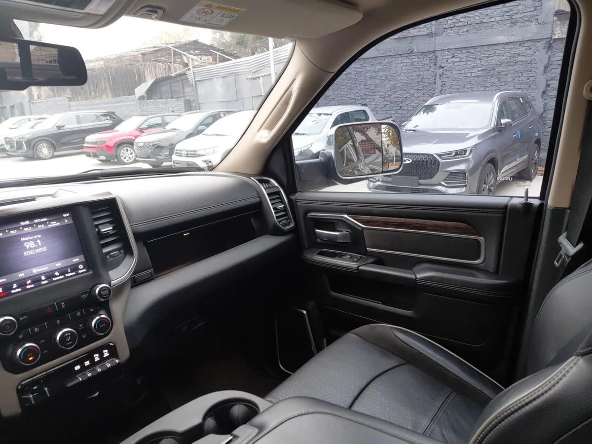 Ram 2500 6.7 Laramie 4x4 Dob. Cab. At 4p año 2021