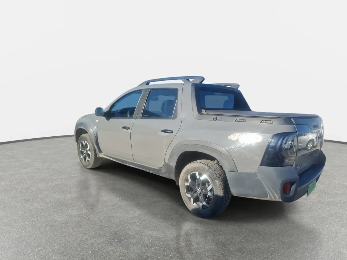 Renault Oroch 1.3 Intens Dob. Cab. 4x4 Mt 4p año 2023