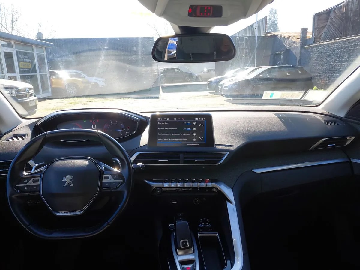 Peugeot 5008 1.5 Allure Bluehdi 4x2 130 Eat6 5p año 2020