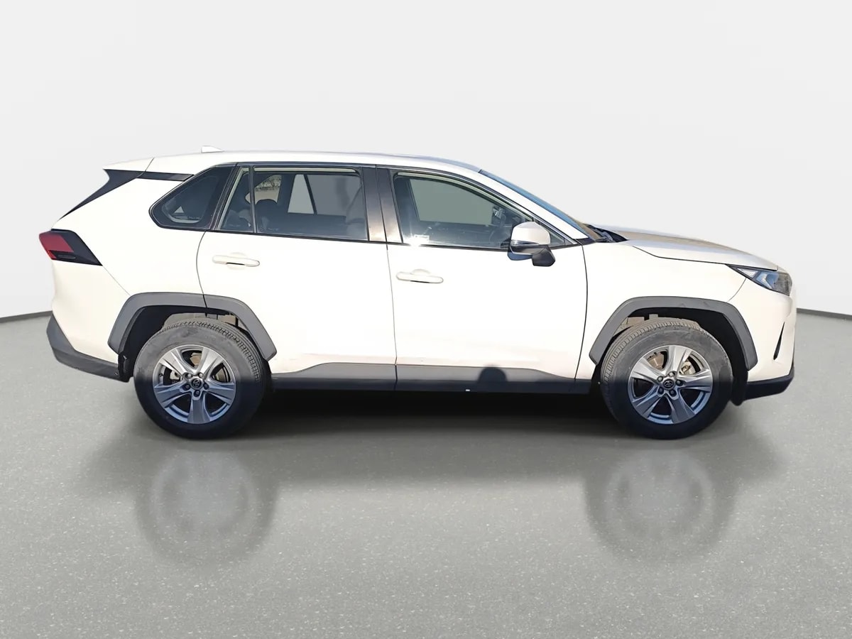 Toyota Rav 4 2.0 Le 4x2 Mt 5p año 2021