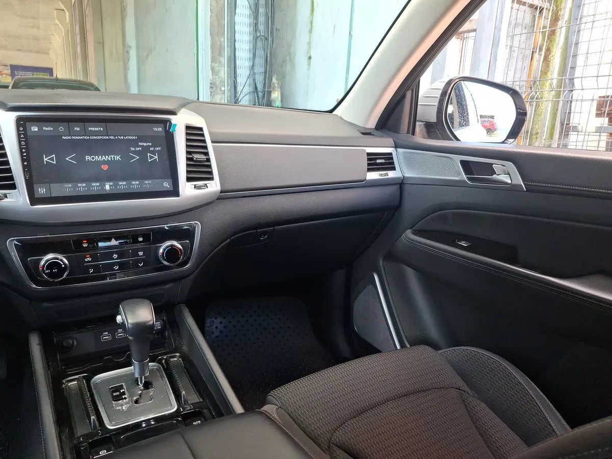 Ssangyong Rexton 2.0t Lx 4x2 6ab 6at 5p año 2024