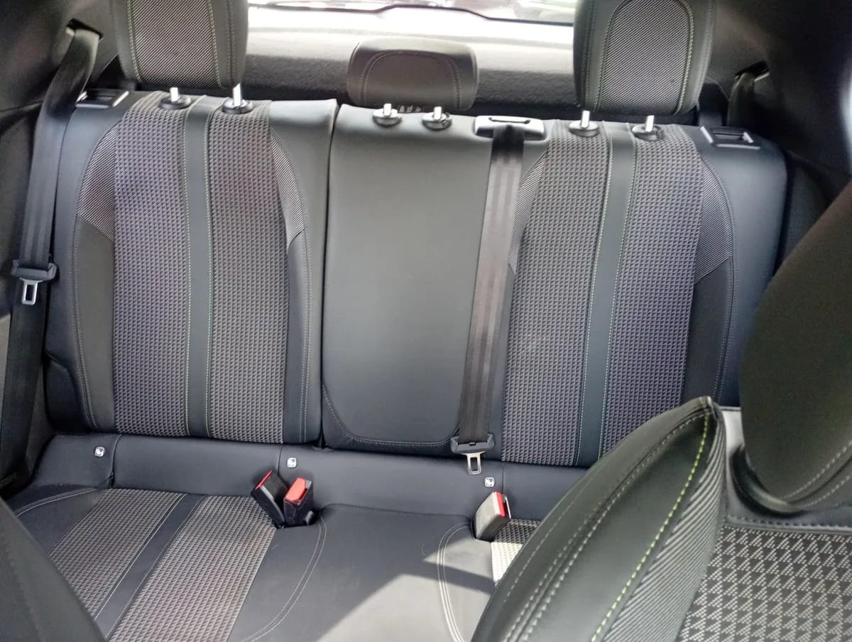 Peugeot 2008 1.5 Gt Line Bluehdi Diesel 130 4x2 Eat8 5p año 2023