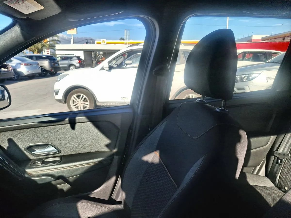 Renault Oroch 1.3 Intens Dob. Cab. 4x4 Mt 4p año 2023