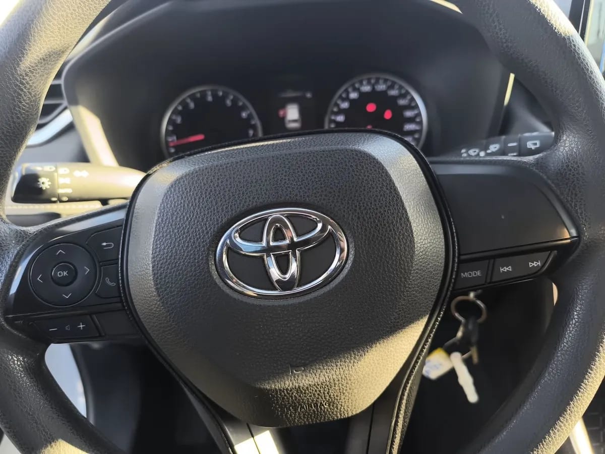 Toyota Rav 4 2.0 Le 4x2 Mt 5p año 2021