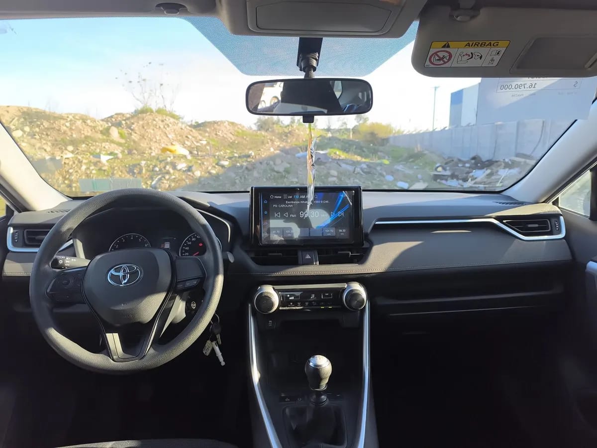 Toyota Rav 4 2.0 Le 4x2 Mt 5p año 2021