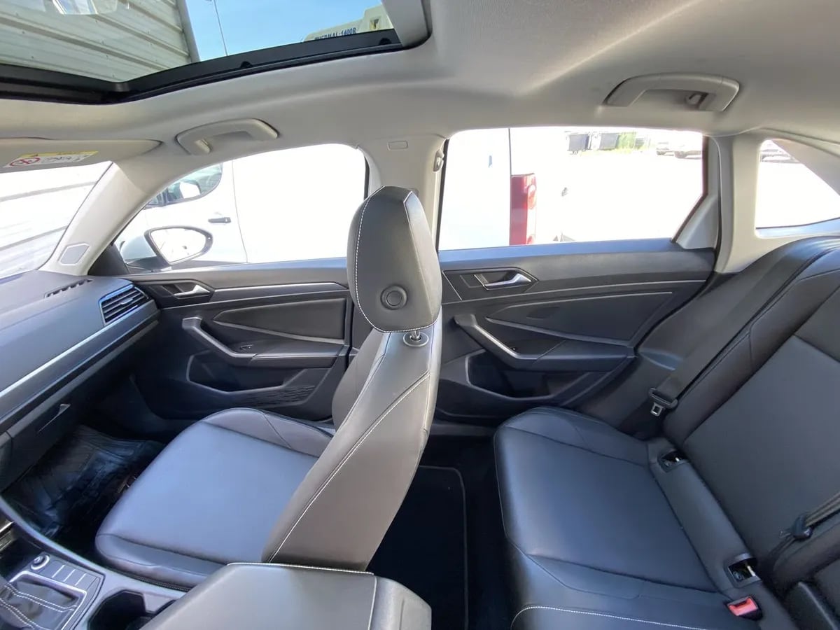 Volkswagen Jetta 1.4 Comfortline Sky 4x2 At 4p año 2024