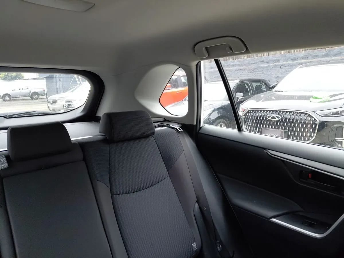 Toyota Rav 4 2.0 Le 4x2 Mt 5p año 2022