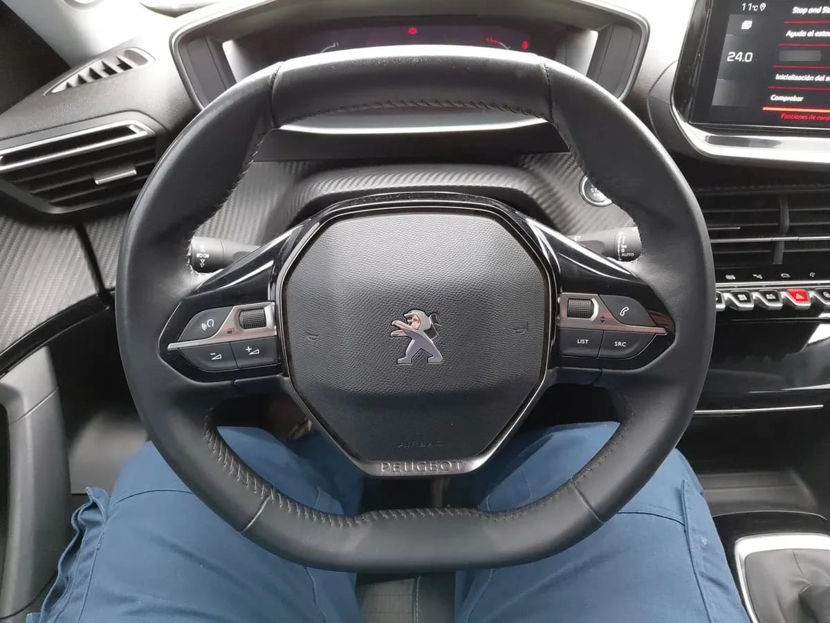 Peugeot 2008 1.2 Active Puretech 130 4x2 Mt 5p año 2022