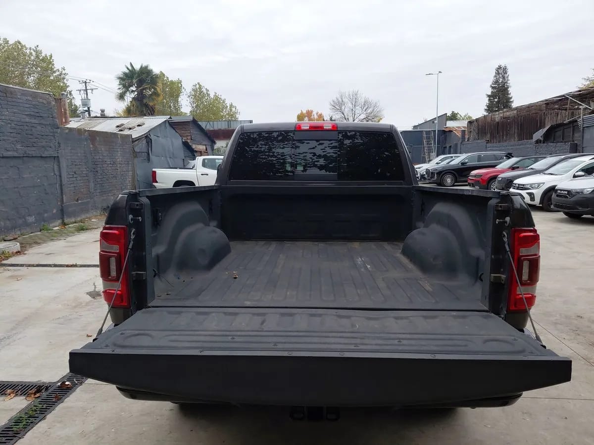 Ram 2500 6.7 Laramie 4x4 Dob. Cab. At 4p año 2021