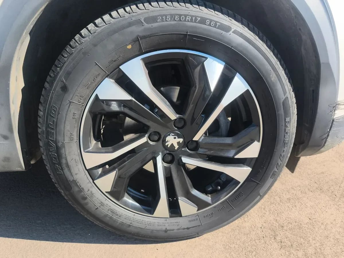 Peugeot 2008 1.2 Allure Puretech 130 4x2 At 5p año 2022