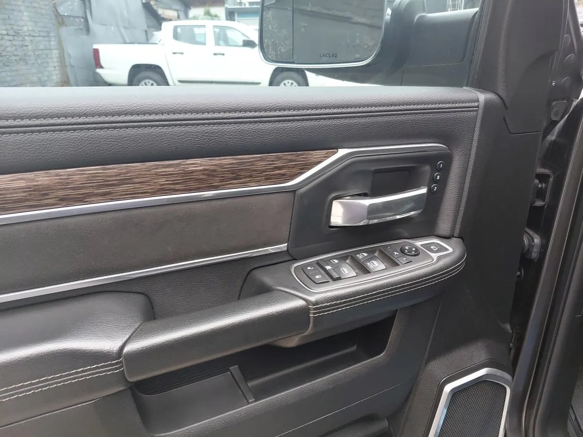 Ram 2500 6.7 Laramie 4x4 Dob. Cab. At 4p año 2021