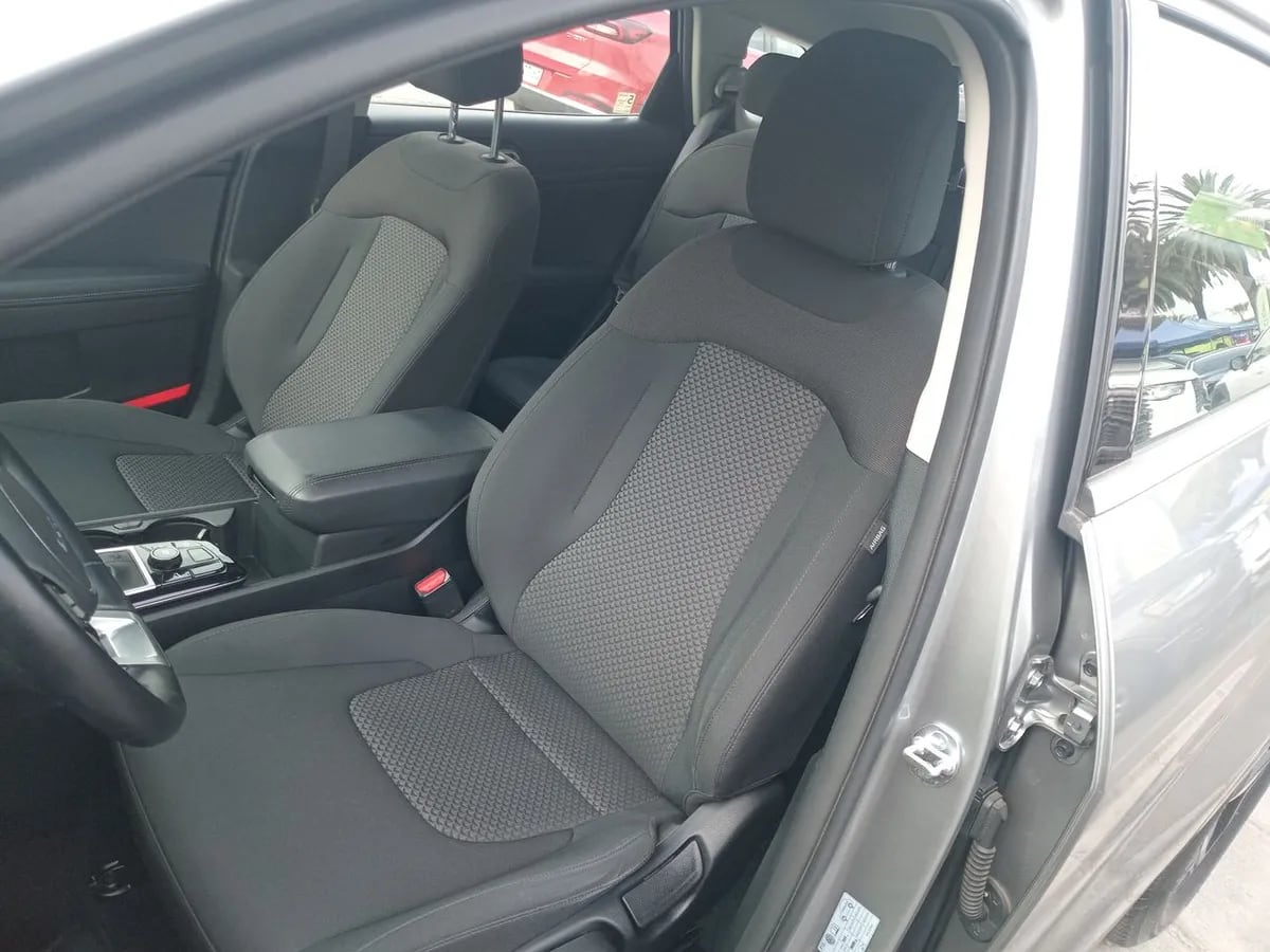 Kia Sportage 2.0 Ex Dies 2wd 8at 5p año 2025