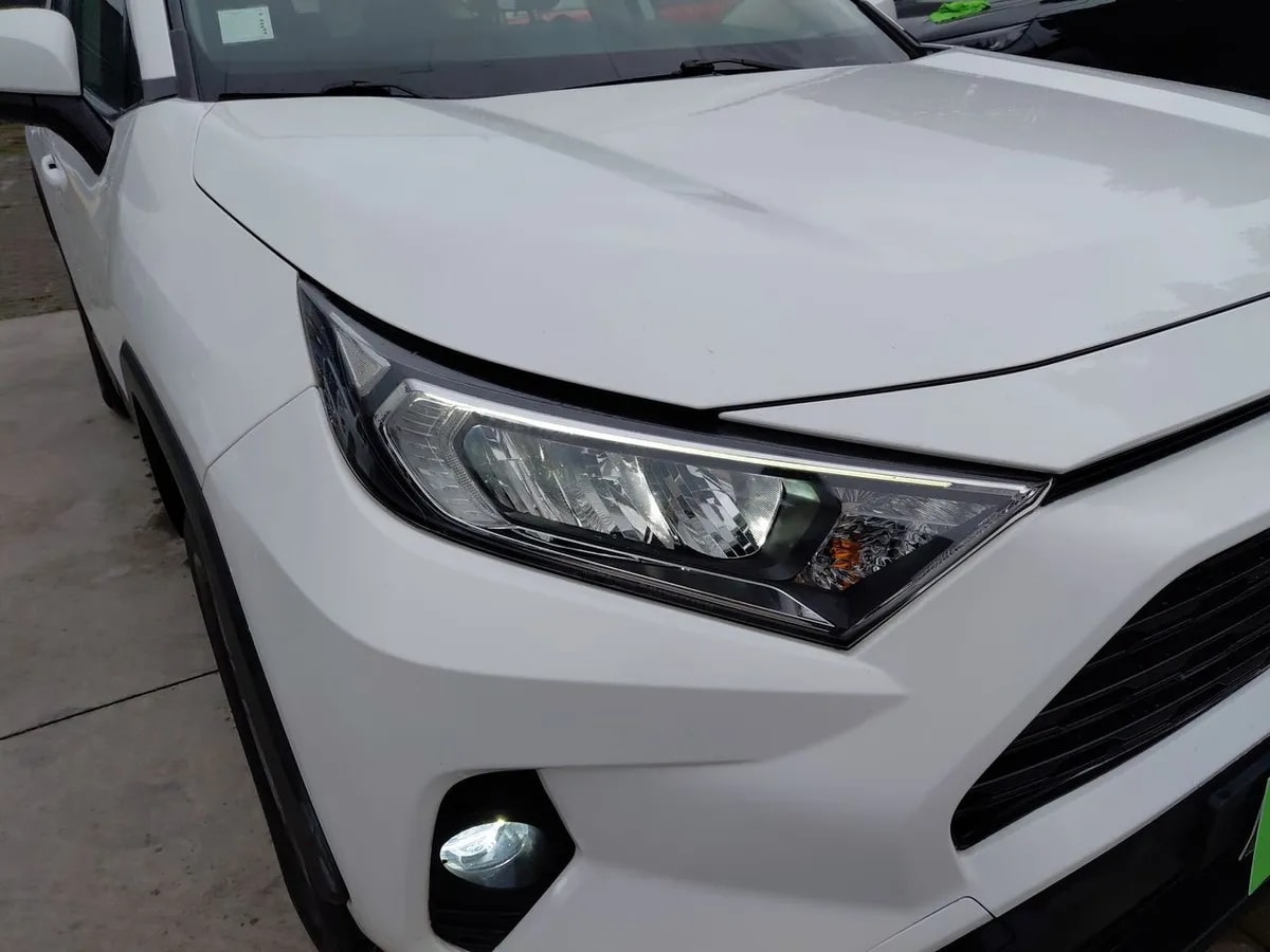 Toyota Rav 4 2.0 Le 4x2 Mt 5p año 2022