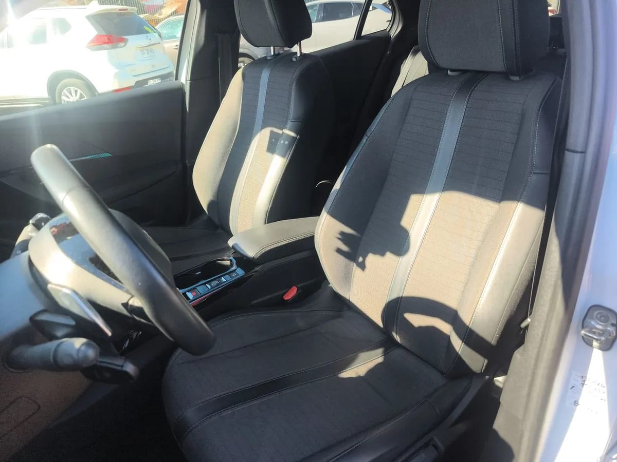 Peugeot 2008 1.2 Allure Puretech 130 4x2 At 5p año 2022