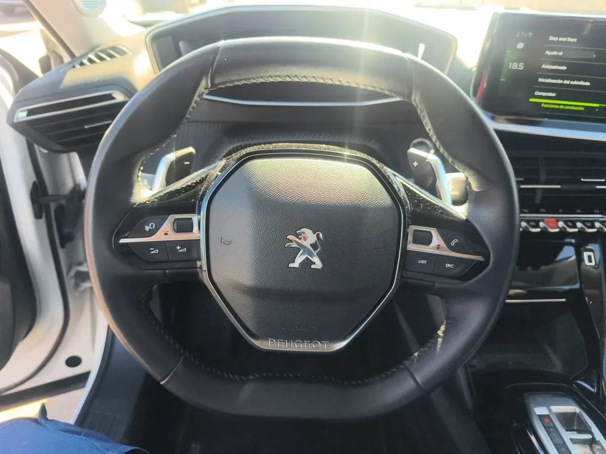 Peugeot 2008 1.2 Allure Puretech 130 4x2 At 5p año 2022