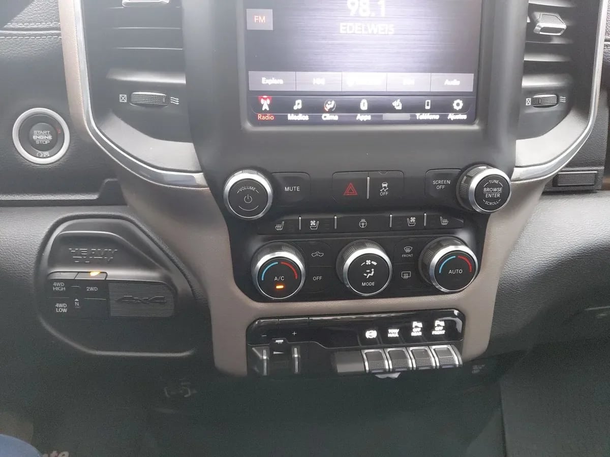 Ram 2500 6.7 Laramie 4x4 Dob. Cab. At 4p año 2021