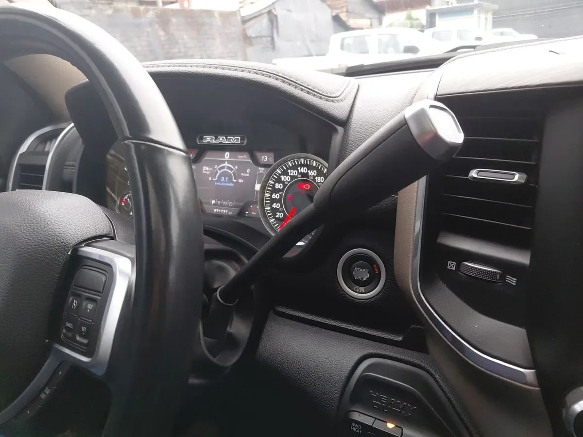 Ram 2500 6.7 Laramie 4x4 Dob. Cab. At 4p año 2021