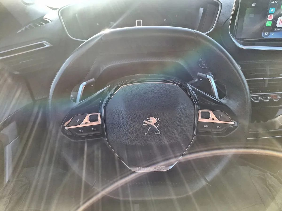 Peugeot 2008 1.2 Allure Puretech 4x2 130 At 5p año 2021