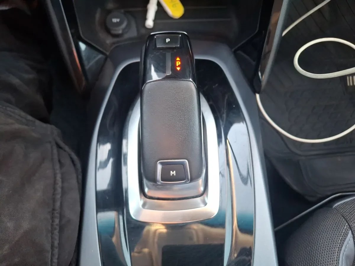 Peugeot 2008 1.2 Allure Puretech 4x2 130 At 5p año 2021