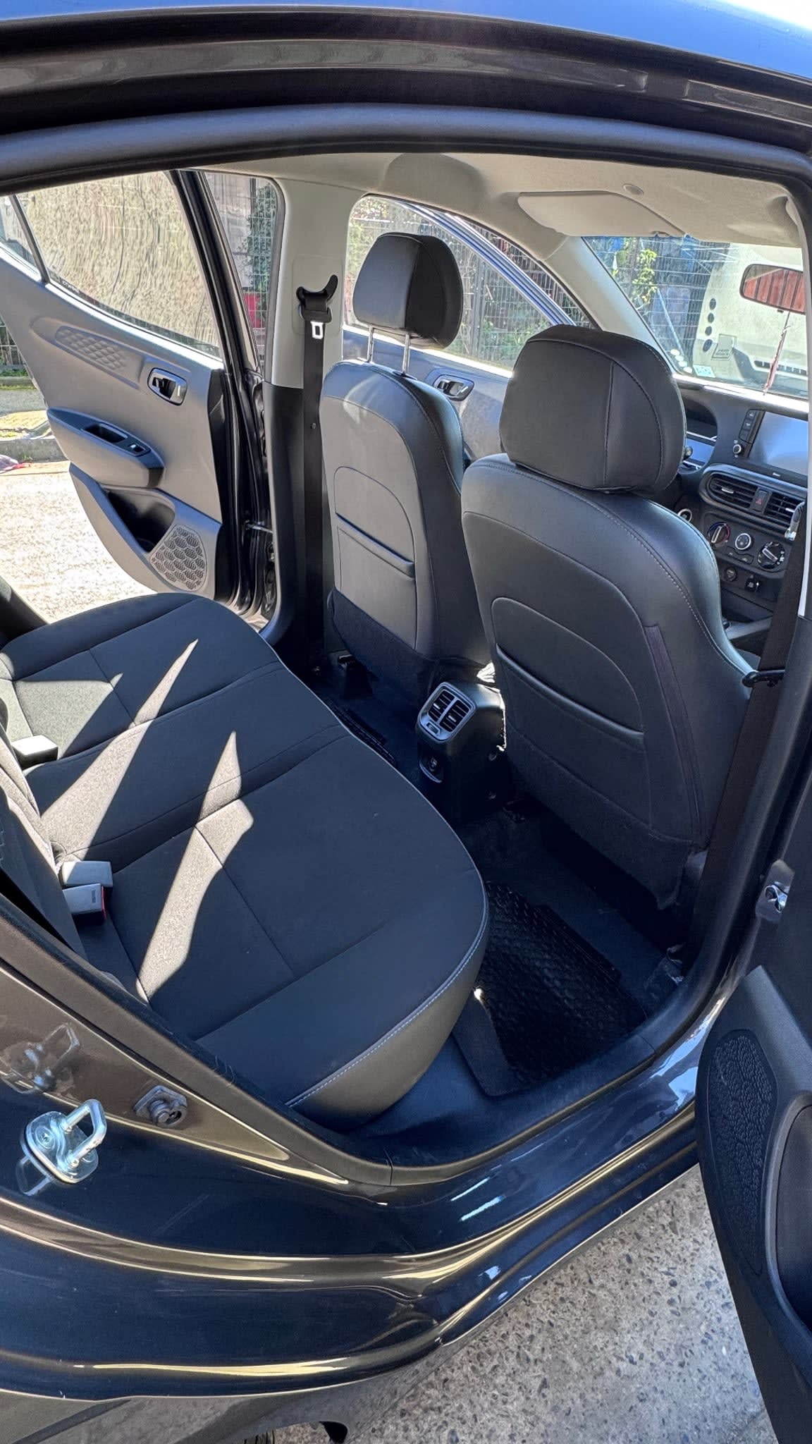 HYUNDAI GRAND I-10 1.2 Ai3 Sdn Value Mt año 2023
