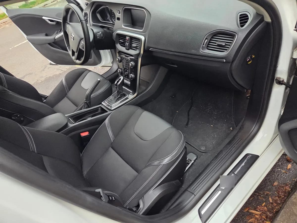 VOLVO V40 2.0 T4 Momentum Plus At año 2020