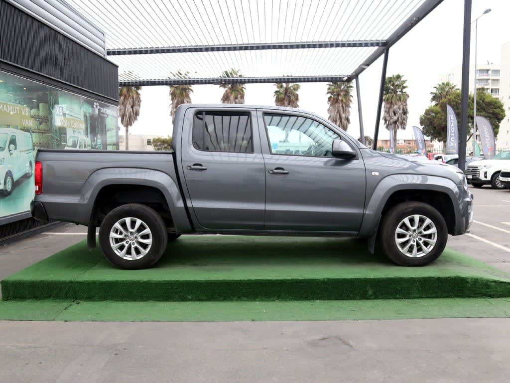 Volkswagen Amarok Trendline 4x2 2.0 Mt año 2023