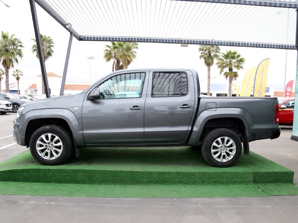 Volkswagen Amarok Trendline 4x2 2.0 Mt año 2023