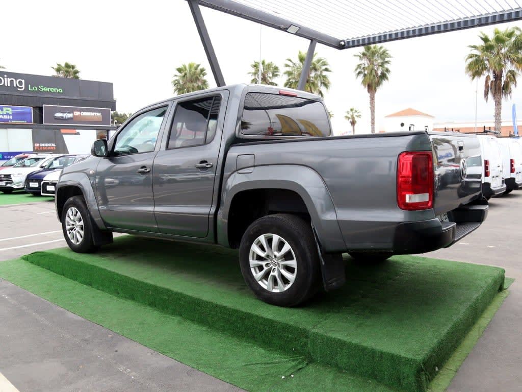 Volkswagen Amarok Trendline 4x2 2.0 Mt año 2023