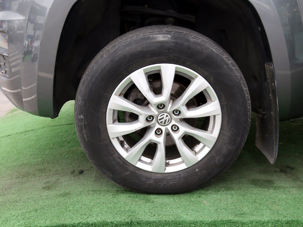 Volkswagen Amarok Trendline 4x2 2.0 Mt año 2023