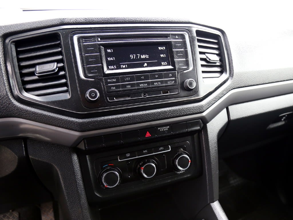 Volkswagen Amarok Trendline 4x2 2.0 Mt año 2023