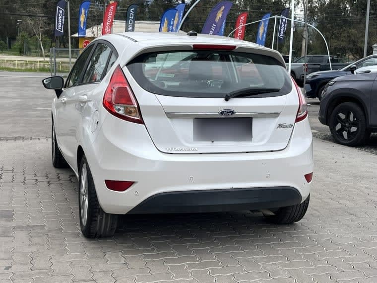Ford Fiesta Titanium 1.6 año 2017