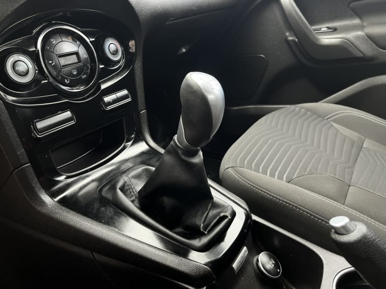 Ford Fiesta Titanium 1.6 año 2017