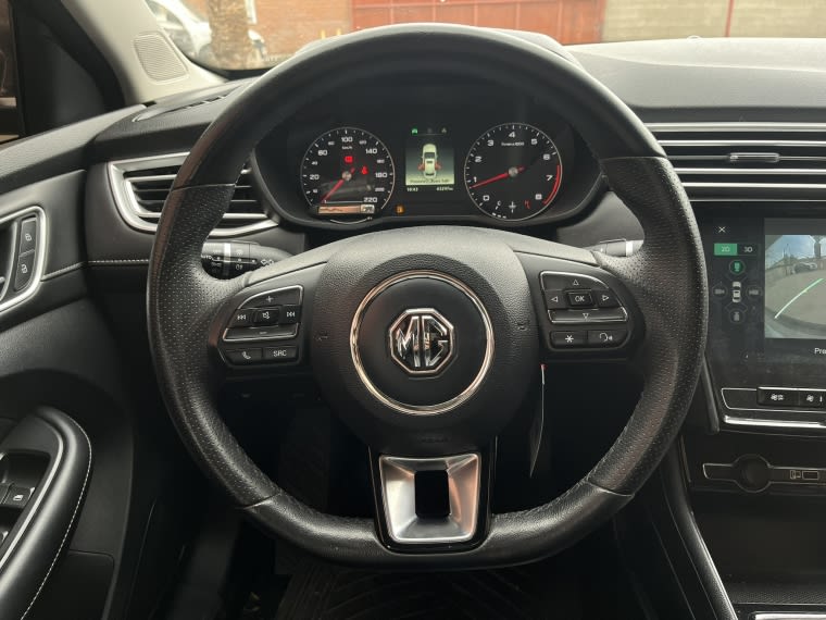 MG 5 5 año 2023